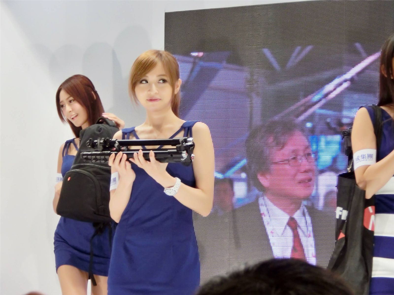 Winnie Lucy 双人合影 2013台北摄影器材展